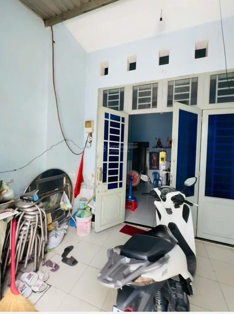 HẺM XE TẢI - NHÀ 4x18 VUÔNG VỨC - DIỆN TÍCH KHỦNG NGAY CÂY CÁM GẦN LIÊN KHU 5-6 GIÁ CHỈ 3 TỶ