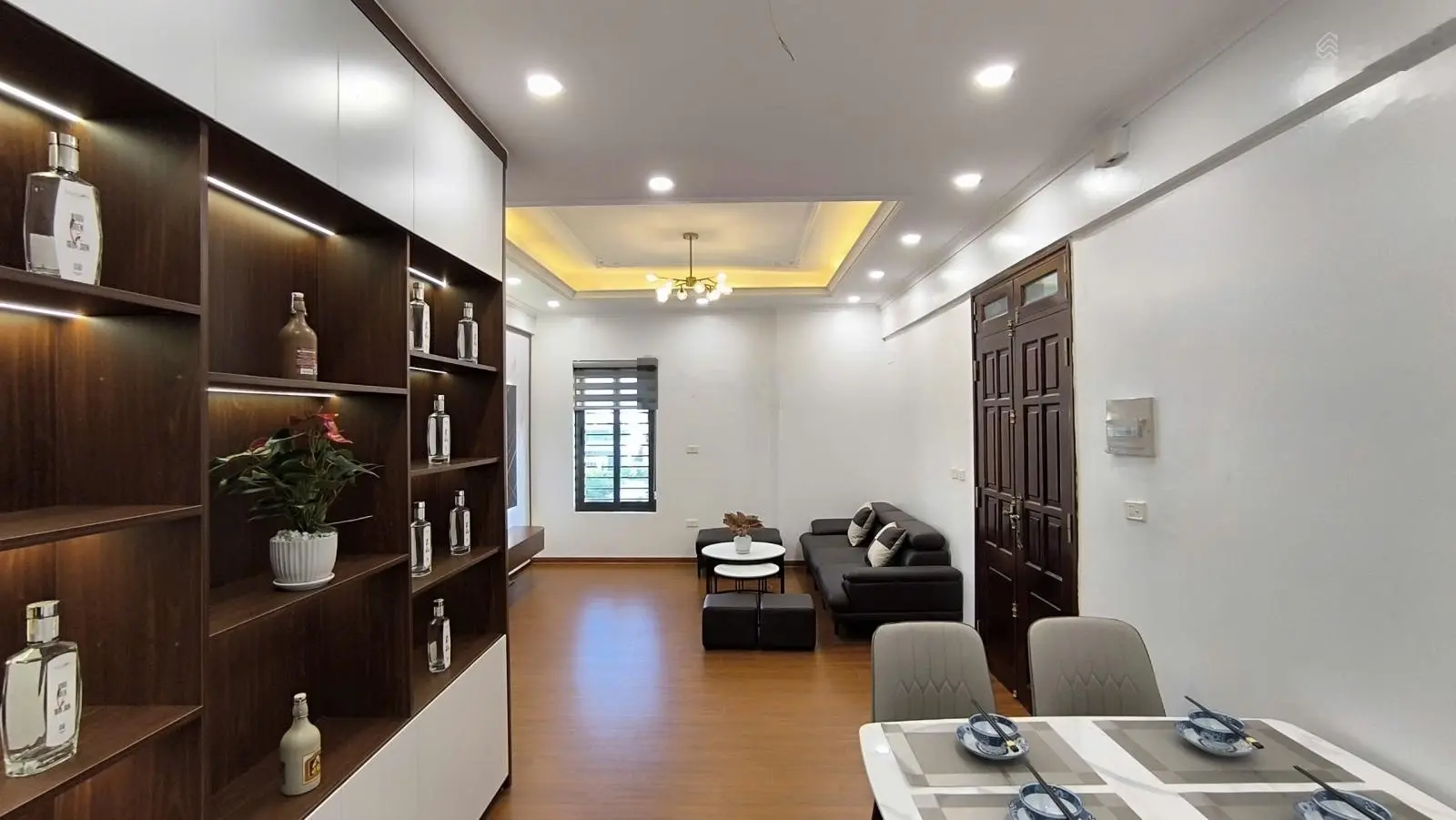 Bán căn hộ tại dự án: C2 - Nguyễn Cơ Thạch 2PN + 1 2VS, 82m2, full nội thất. LH 0357 536 ***
