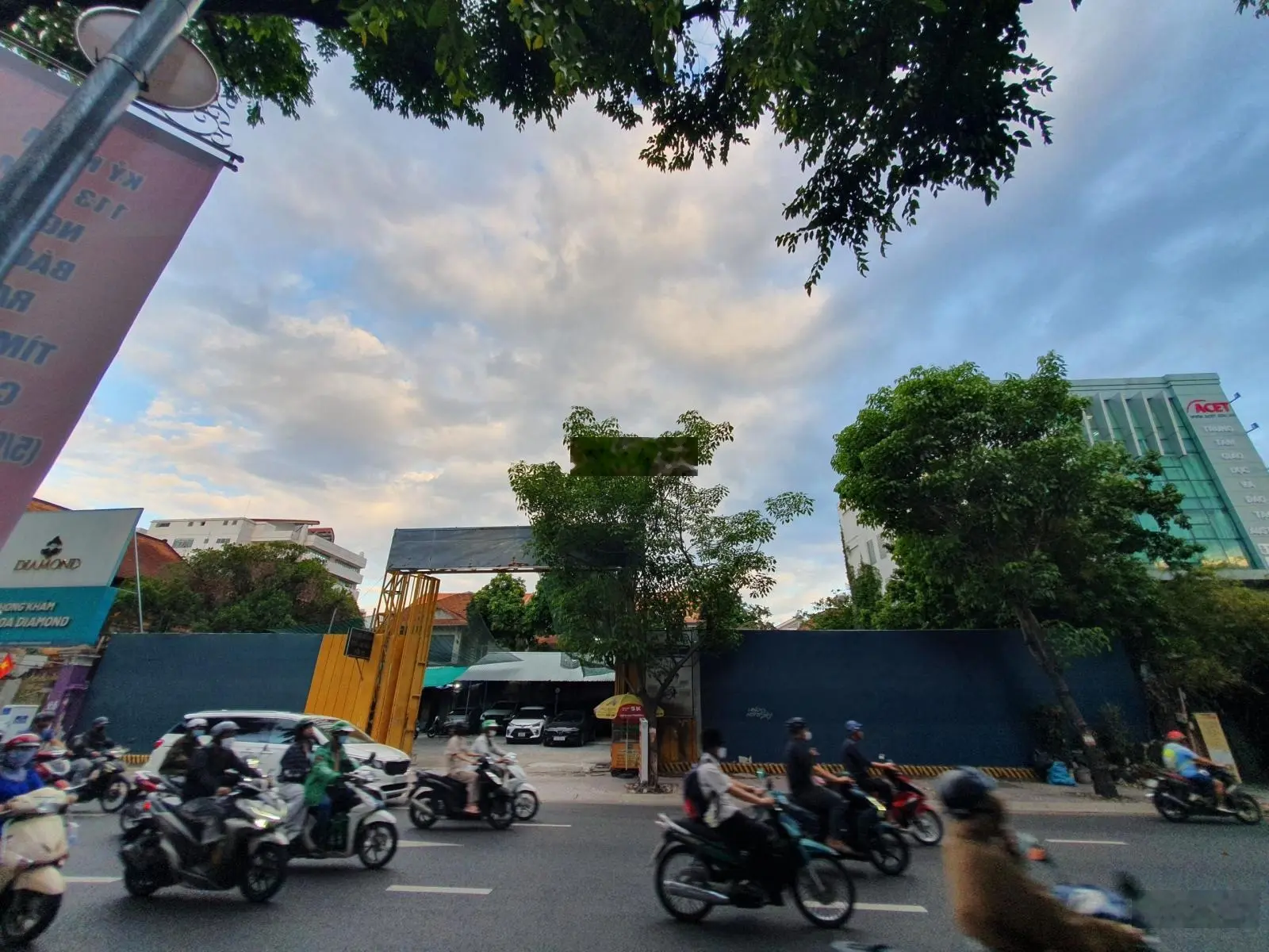 Bán nhà mặt tiền KD Lê Văn Sỹ P1 Tân Bình_DT: 16x30m, công nhận 430m2_cho thuê 400tr_giá bán 180 tỷ