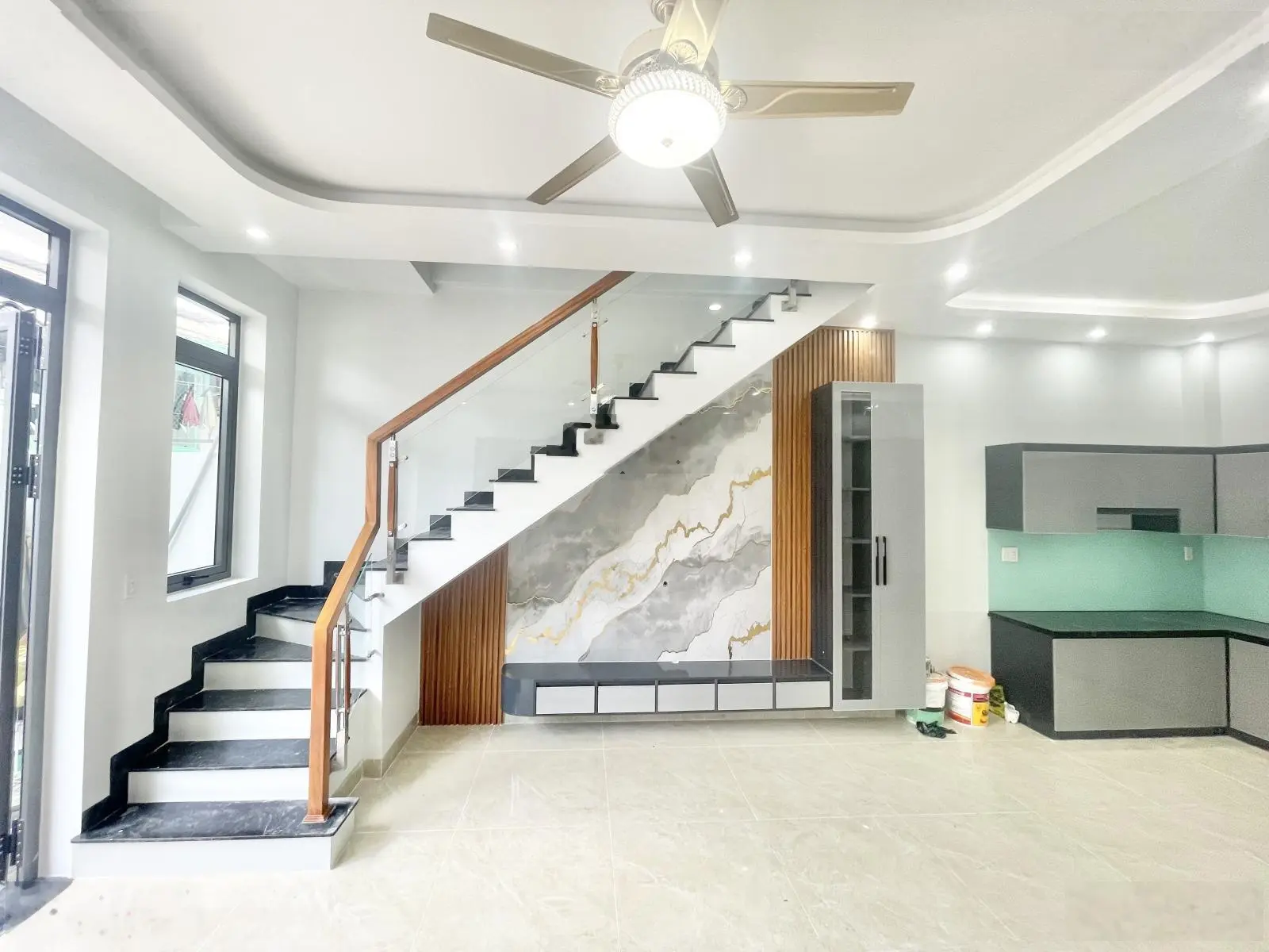 Cần bán nhà 2 lầu mới hoàn thiện gần ngã tư mồi DT67M giá 3,4 tỷ
