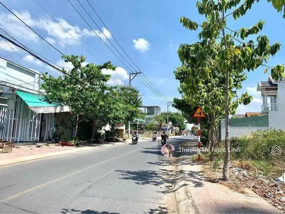 Bán gấp đất MT đường Trần Hưng Đạo, gần tòa án nhân dân huyện chợ Mới, An Giang. DT 120m2 SHR