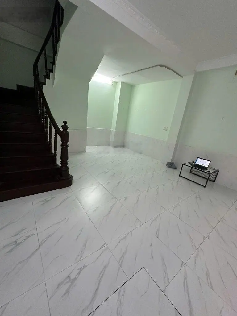 Nhà Phố Nguyễn Hoàng - Ô tô đỗ - 35m - 5 tầng - Mặt tiền 5m - Tầng 1 thông sàn kinh do