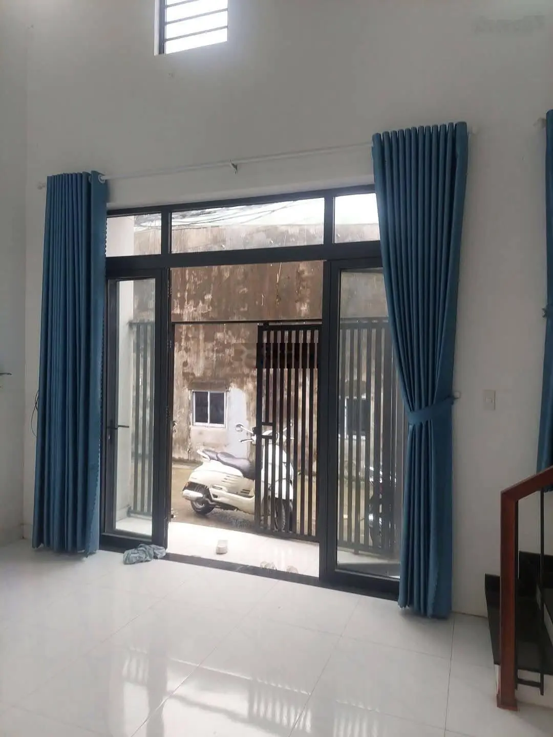 Chào bán căn nhà k oto gần khu đh Duy Tân .Gác lửng đúc 2pn 2 wc sân phơi .Nhà đẹp tiện ích .Dt 64