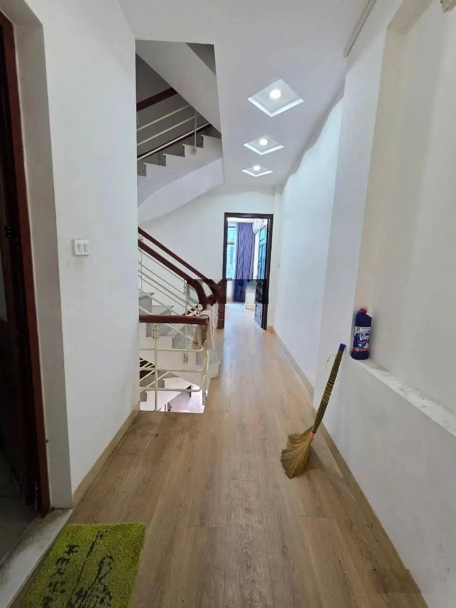 Chính chủ bán gấp nhà cực đẹp, ngõ ô tô Trung Kính - Tú Mỡ. DT: 57m2 5 tầng. Chỉ hơn 12 tỷ