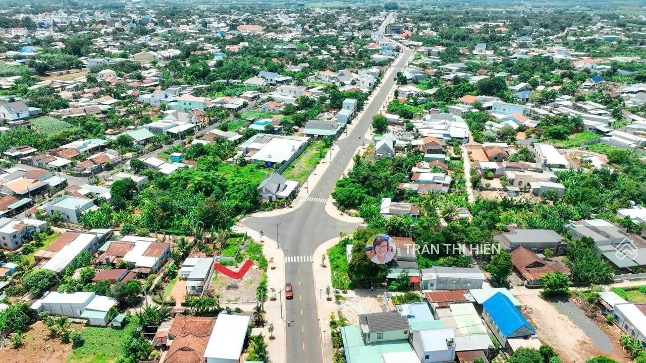 Trục Chính Tạ Văn Sáu (đường quy hoạch số 2) - trung tâm thị trấn Đất Đỏ - Kinh doanh buôn bán