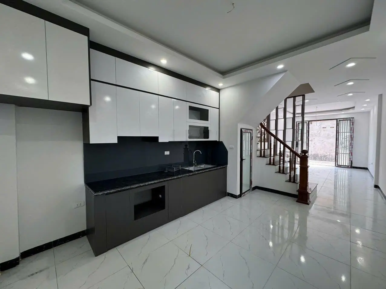 Bán nhà 50m2x3T, mặt kinh doanh, Oto tránh, 10 phút ra Penika