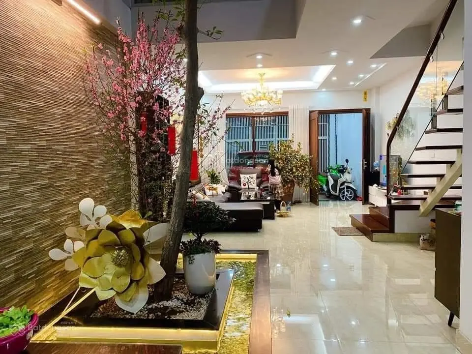 BÁN NHÀ THỤY PHƯƠNG. 95M2 NGÕ TO NHƯ PHỐ. GARA Ô TÔ. MẶT TIỀN RỘNG. Ở SƯỚNG.GIÁ SIÊU MỀM 11.5 TỶ
