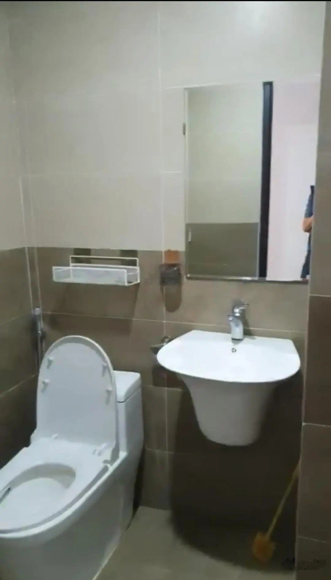 Cần bán nhà mới 6 tầng ngõ 90 nguyễn tuân ô tô tránh 14.5 tỷ