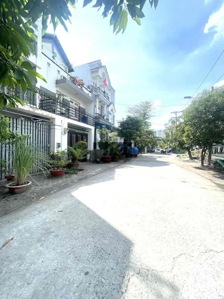 Bán đất 12 tỷ, diện tích 120m2 tại Phạm Văn Đồng, Phường Hiệp Bình Chánh. Sổ hồng riêng chính chủ