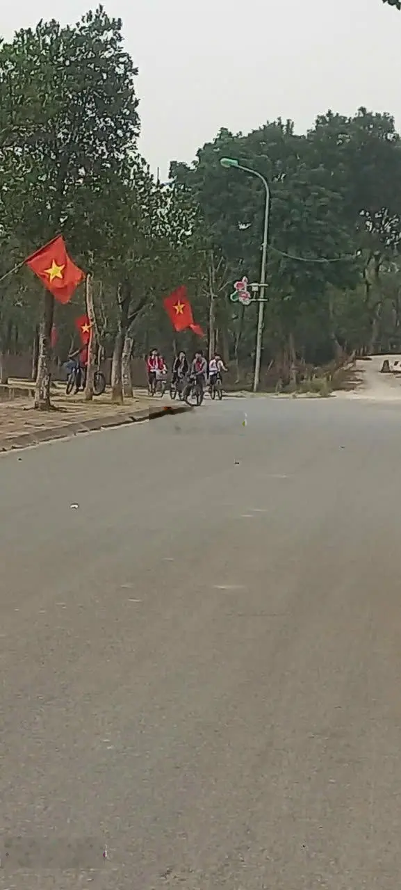 Đất xóm 4 Lại Đà, Đông Hội, ngõ rộng thoáng sáng thông các ngả 63m2 giá thương lượng 0976 285 ***