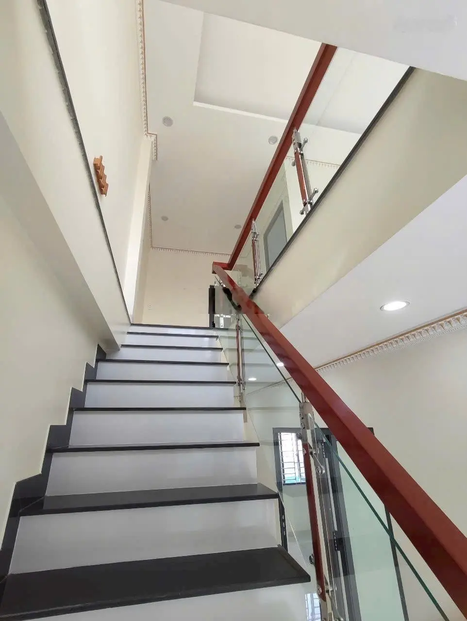 Đang kẹt tiền chủ bán gấp nhà ngã tư Mồi - Tăng Nhơn Phú A, 70m2, pháp lý sạch công chứng ngay