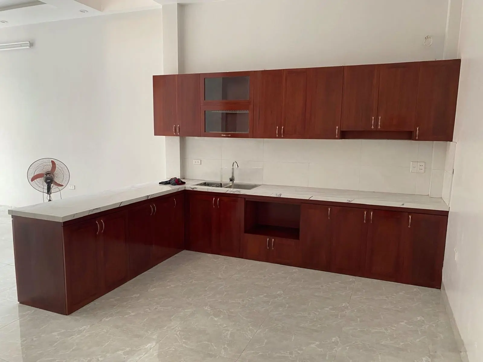 Bán nhà 3 tầng xây mới 40/563 đường Điện Biên cạnh khu Bãi Viên - TP Nam Định (đường ô tô vào nhà)