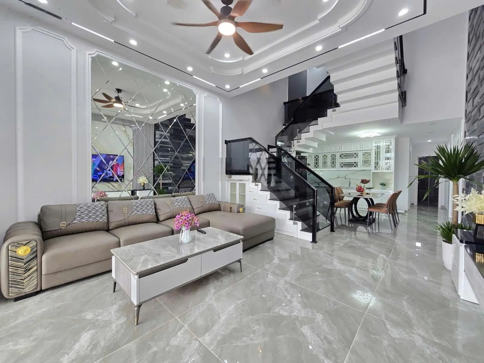 Cần bán nhà thị trấn cần đước, 1,8 tỷ, 80m2, 3 pn, 2 pt pháp lý đầy đủ