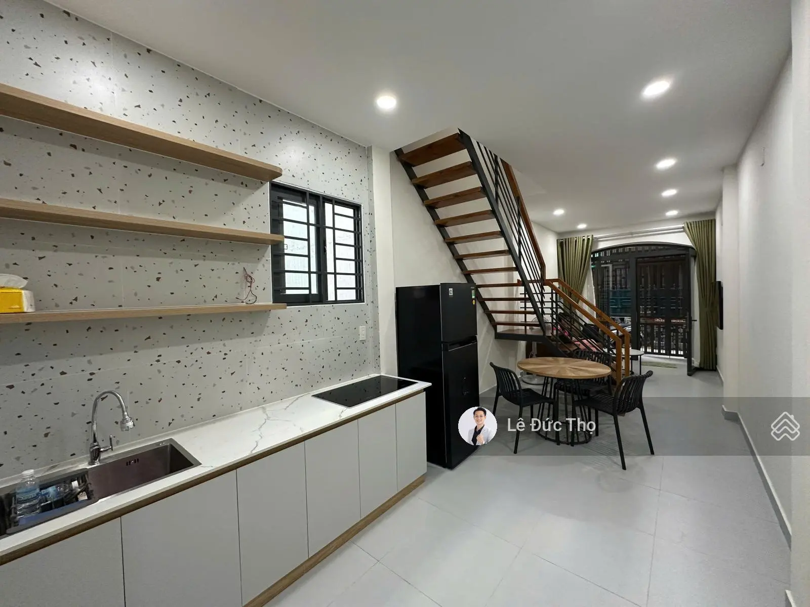 Hàng hiếm bán nhà đẹp phố tây Nguyễn Thiện Thuật - Minh Khai, gần biển, giá chỉ 4,8 tỷ