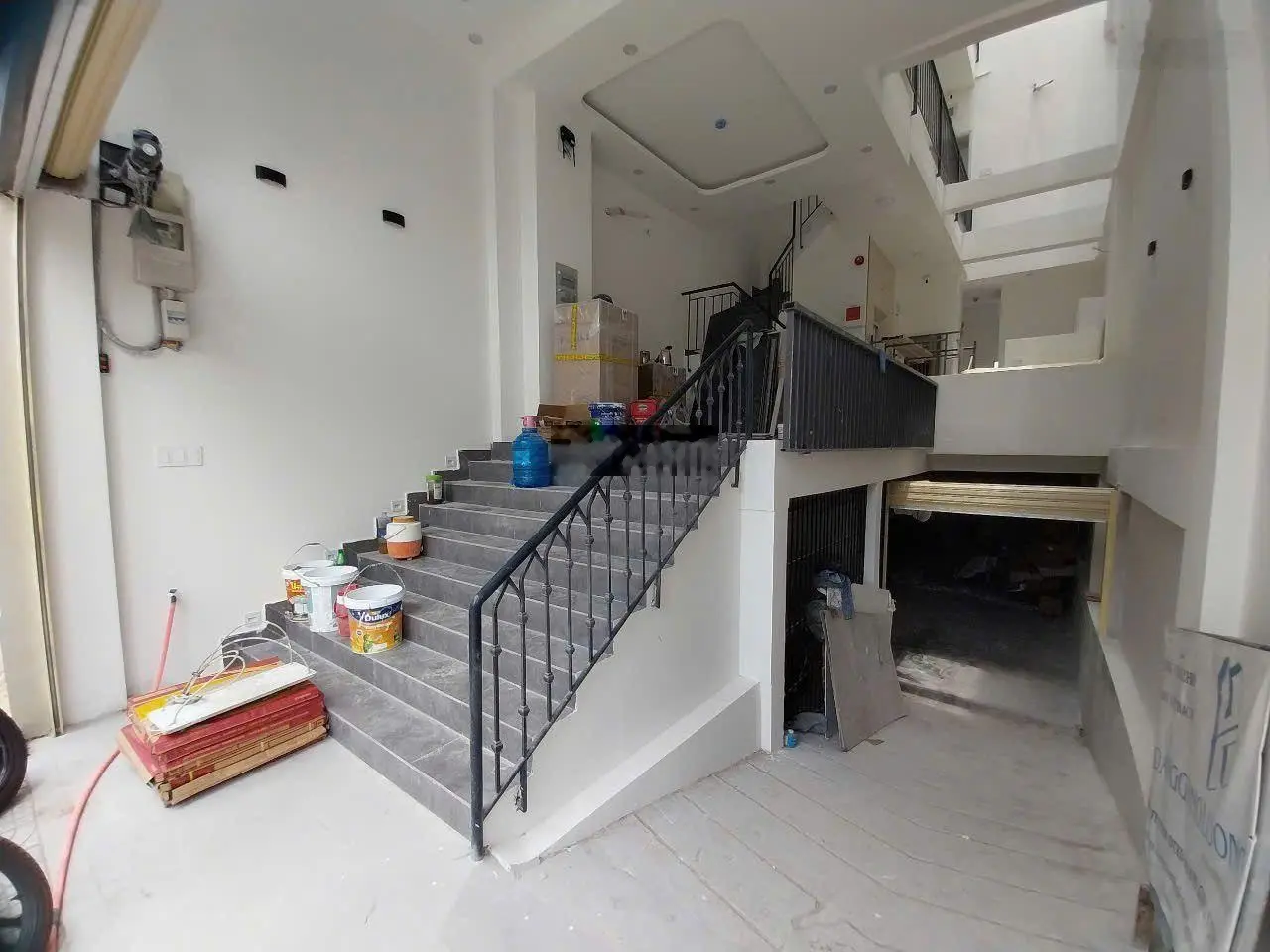 Bán căn hộ dịch vụ mới đẹp ngày sát Hiệp Thành City, 100m2, 12 phòng khép kín, hầm+3 tầng. Hơn 9tỷ