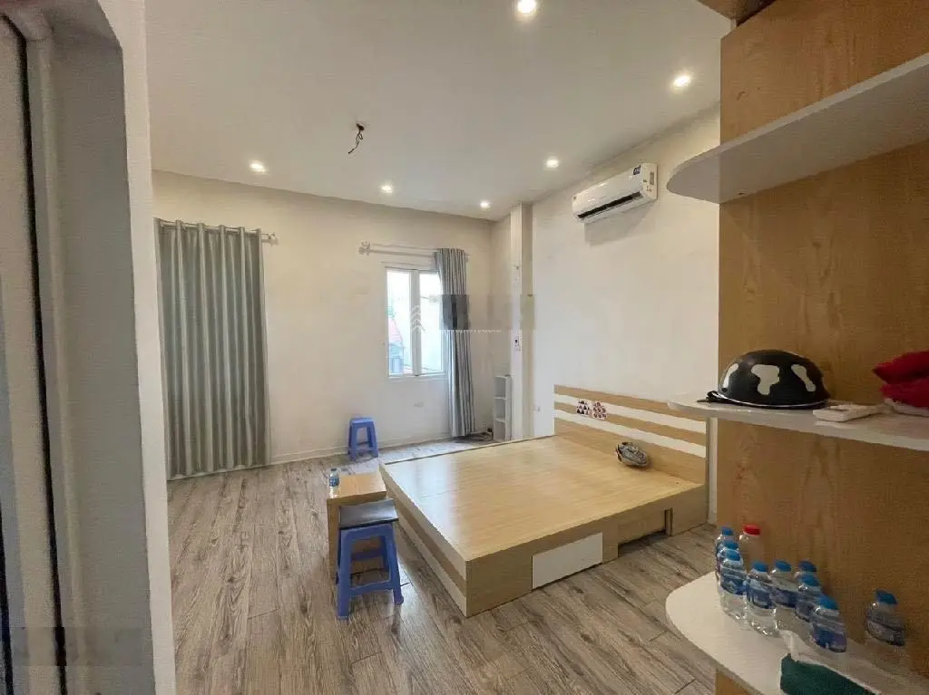 Chủ nhà gửi bán căn nhà toạ lạc tại Phố Trần Khát Chân, sôi động và cực kỳ gần TTTP, 34m2x4T