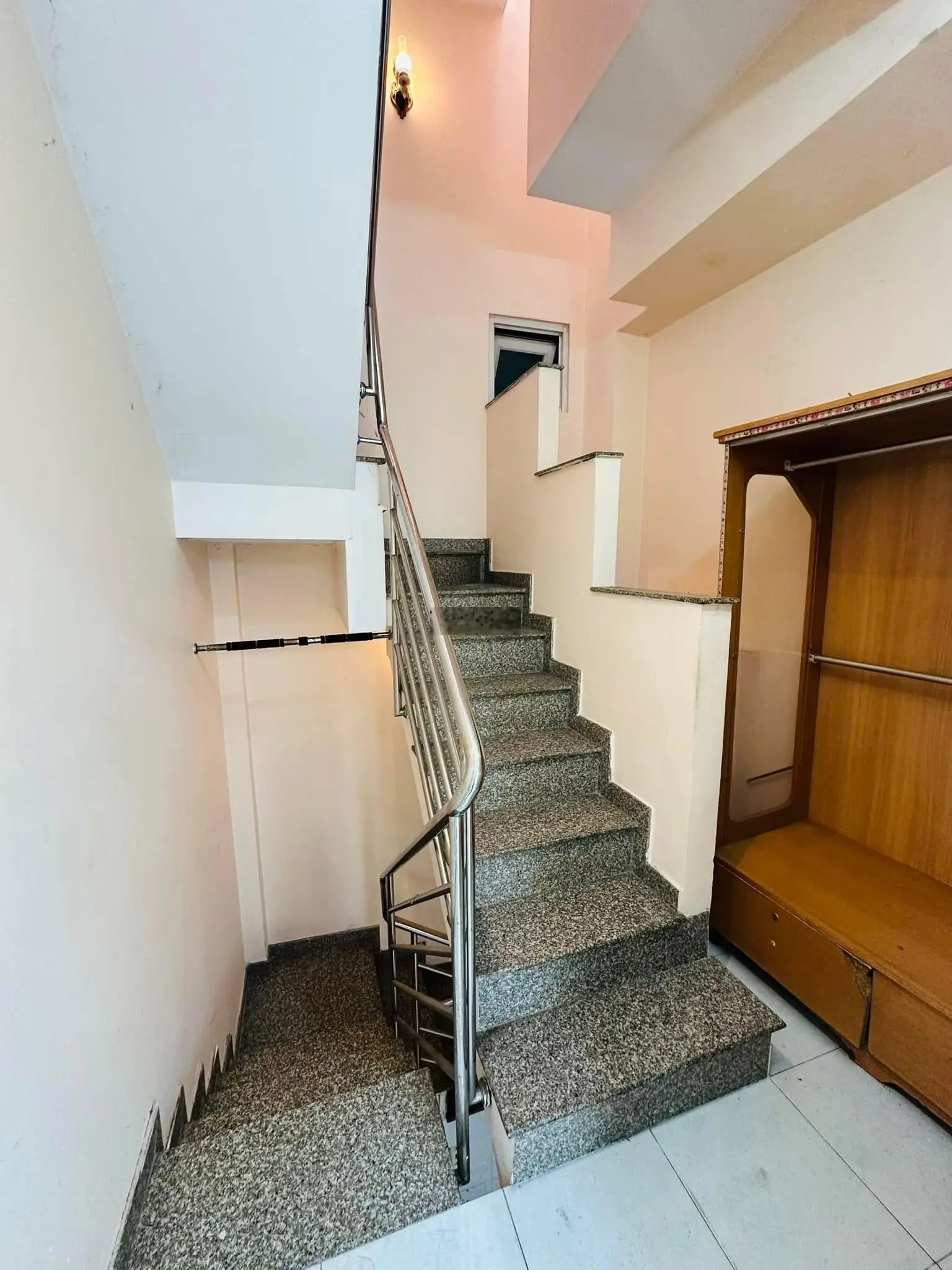 Cần Bán Nhà Nguyễn Kiệm, Quận Phú Nhuận, 4 Tầng, 2 Phòng Ngủ, Hoàn Công Đủ - Giá Chỉ 3.6 Tỷ - H3G