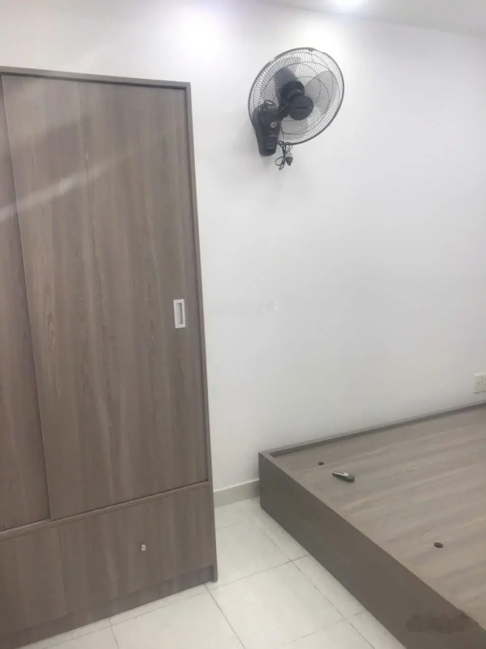 Nhà 2 lầu hẻm thông 3.5m kế bên đường Nguyễn Sỹ Sách, gần chợ Tân Trụ; Tặng hết nội thất, sổ sẵn