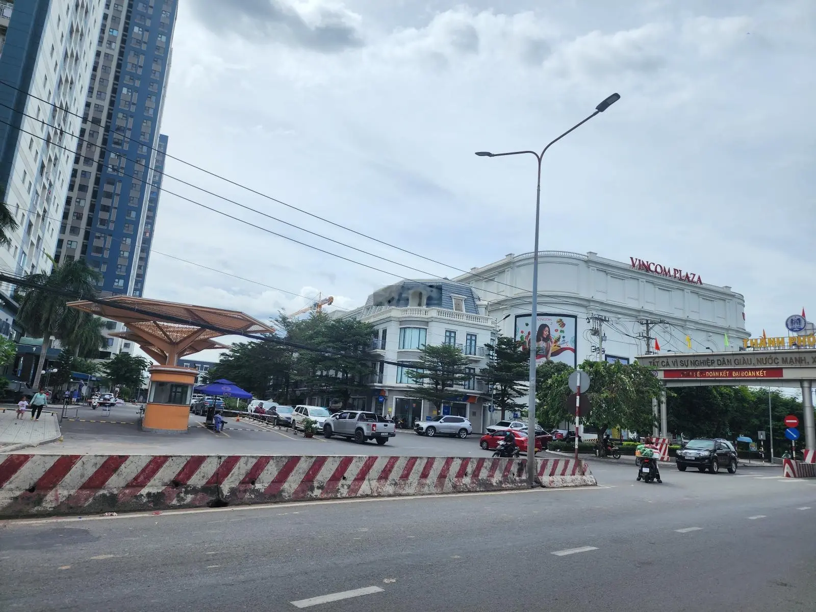 Bán nhà SHR, trục chính KĐT TMDV Sóng Thần, kế Vincom 550, Dĩ An, chỉ hơn 4 tỷ