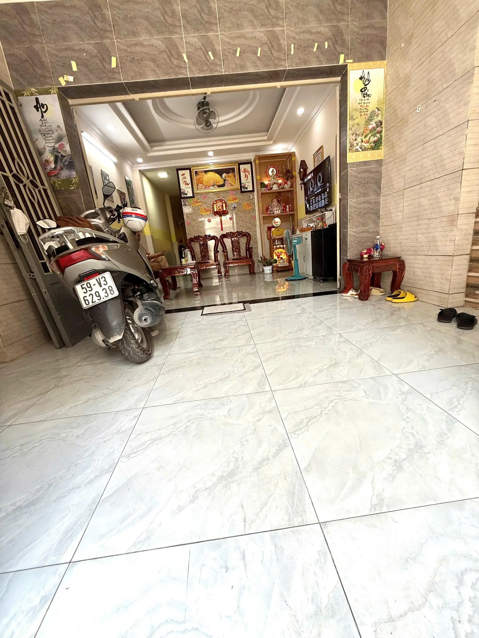 Bán nhà đẹp rộng giá rẻ hẻm xe hơi chạy vi vu LH 0915178859