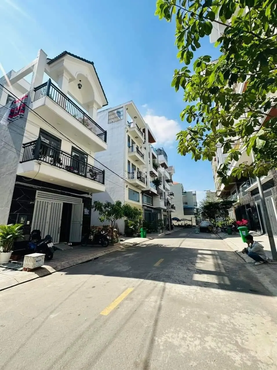 Nhà mới đẹp 4 tầng, đường 12m, Nguyễn Văn Quá. Ngay Giáo Xứ Chợ Cầu