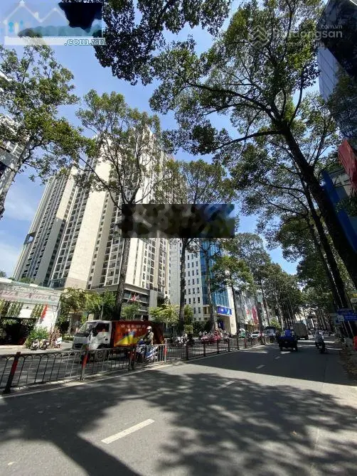 Ngộp bank bán gấp nhà đối diện BV Chợ Rẫy Q.5 , 5,5m x 21m , 7 Tầng , có thang máy , Giá 35 tỷ