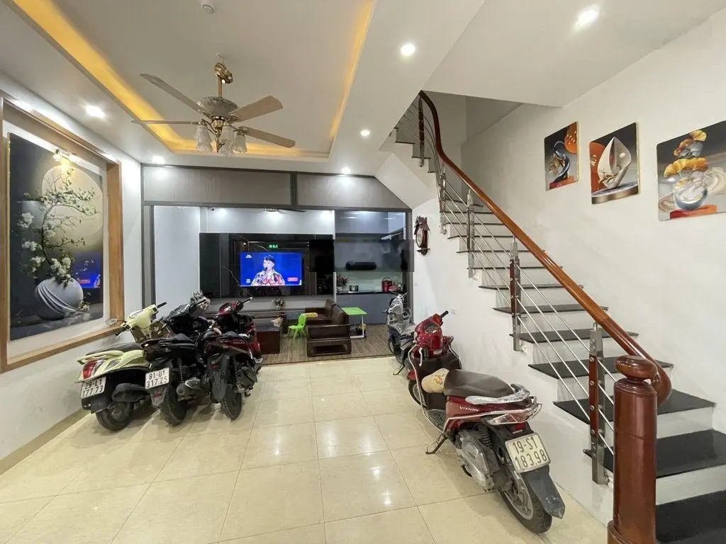 Lô góc 3 mặt thoáng - nhà dân xây đẹp ở luôn - 30m ra mặt phố đình thôn ô tô tránh vỉa hè kinhdoanh