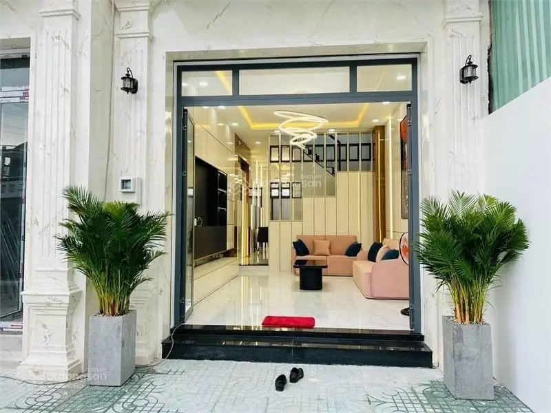 Bán nhà MT Nguyễn Triệu Luật, 4x22m, 3 lầu, đầy đủ nội thất mới đẹp, ngay chợ tiện kinh doanh
