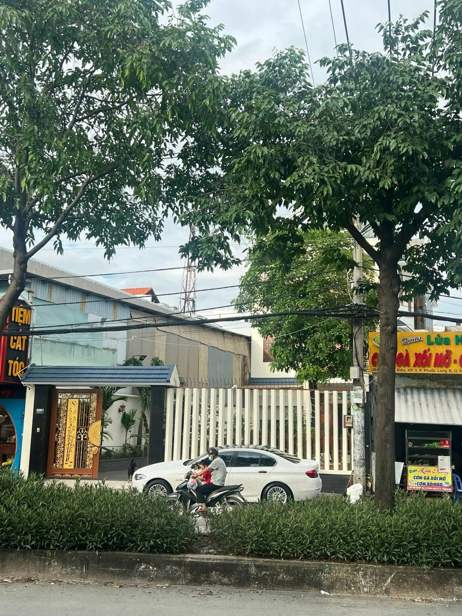 Nhà biệt thự mặt tiền đường Trần Thị Điệu, Phước Long B, Quận 9. Diện tích 340m2/33tỷ. 0966 701 ***