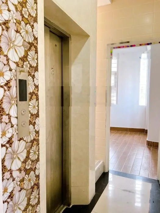 Mặt tiền 5 tầng 8 phòng có thang máy, Bến Vân Đồn, Vĩnh Khánh Quận 4