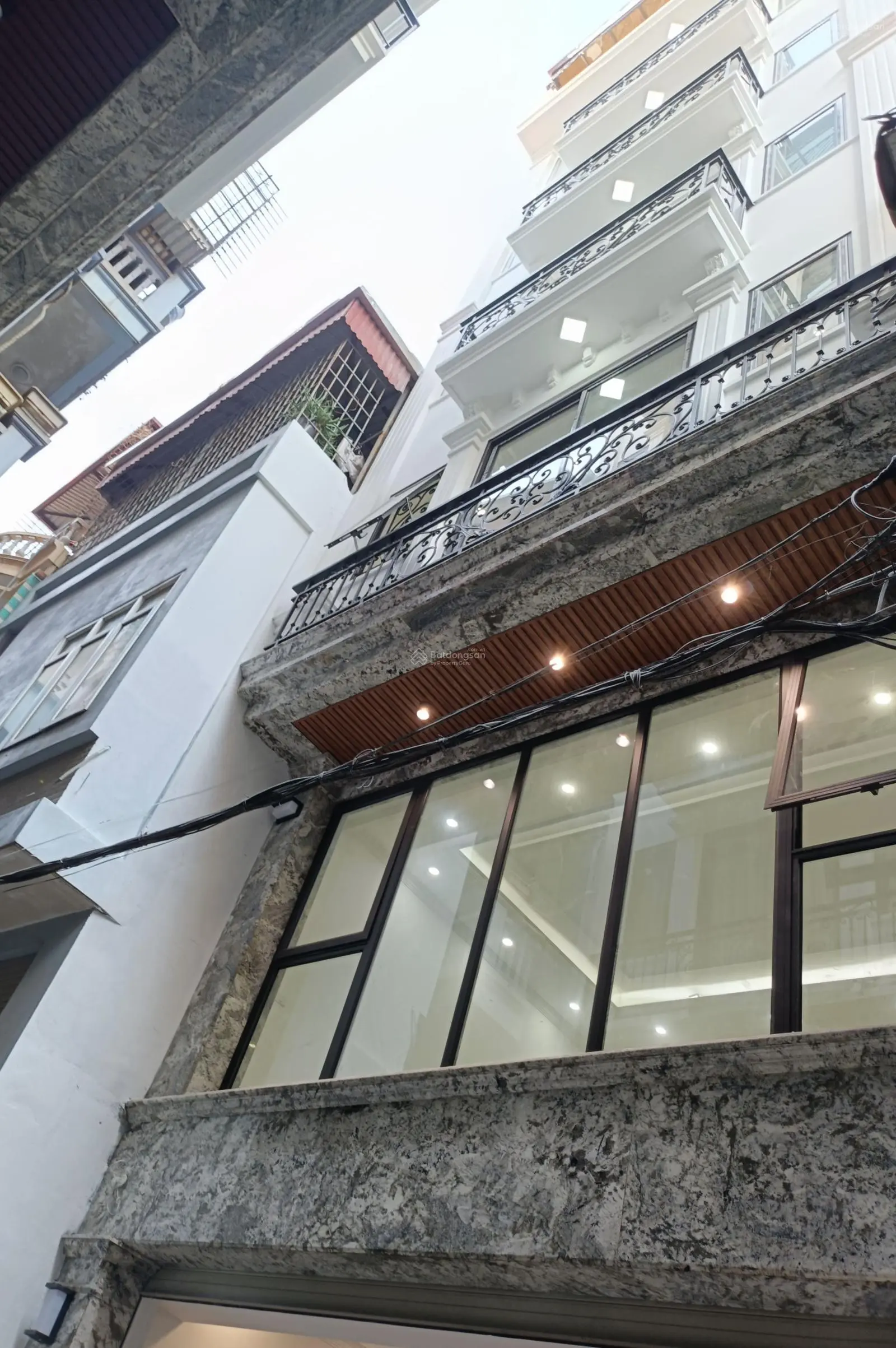 Hàng độc tại đường 800A-bán nhà riêng ô tô ngủ trong nhà, diện tích 93m2, 7 tầng thang máy full nội