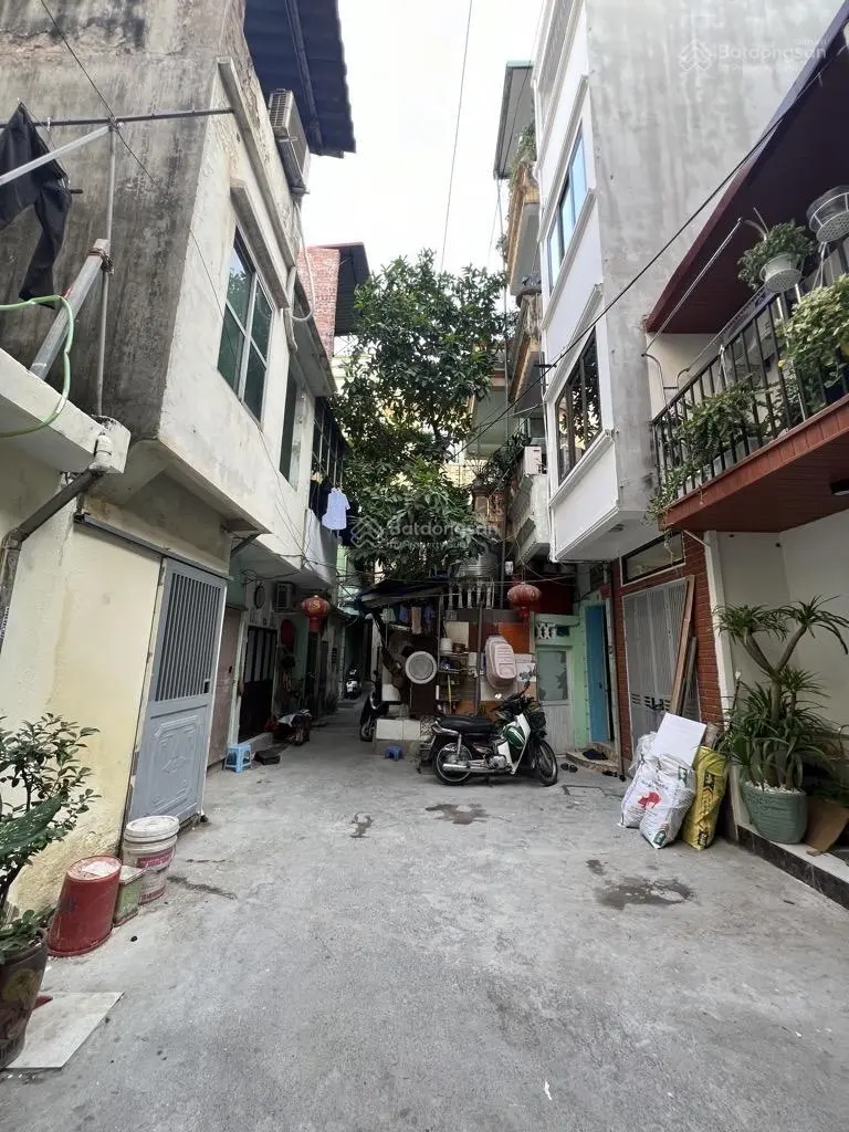Nhà Phố chợ khâm thiên 42 m, 4 tầng, mặt ngõ kinh doanh , lô góc, thông