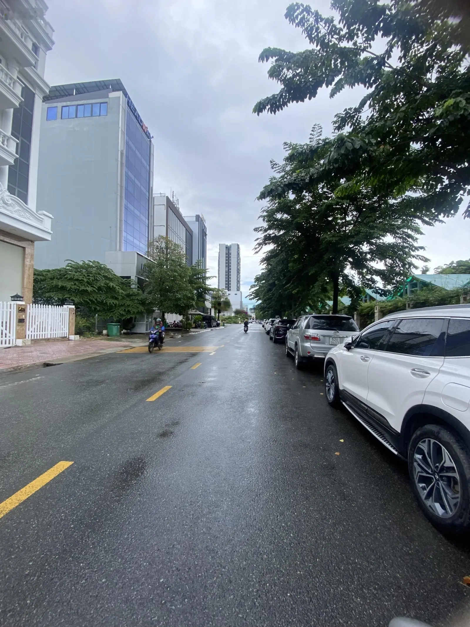 Tòa nhà văn phòng hầm 7 tầng ngay gần Trương Văn Bang Thạnh Mỹ Lợi, Quận 2 - diện tích: 7mx16
