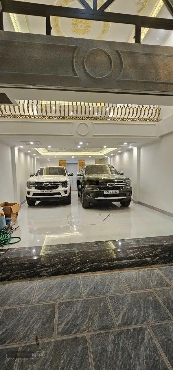 Bán nhà Thạch Bàn 80m2 7 tầng gara 2 ô tô bán tải để trong nhà, thang máy 650kg đường ô tô tránh