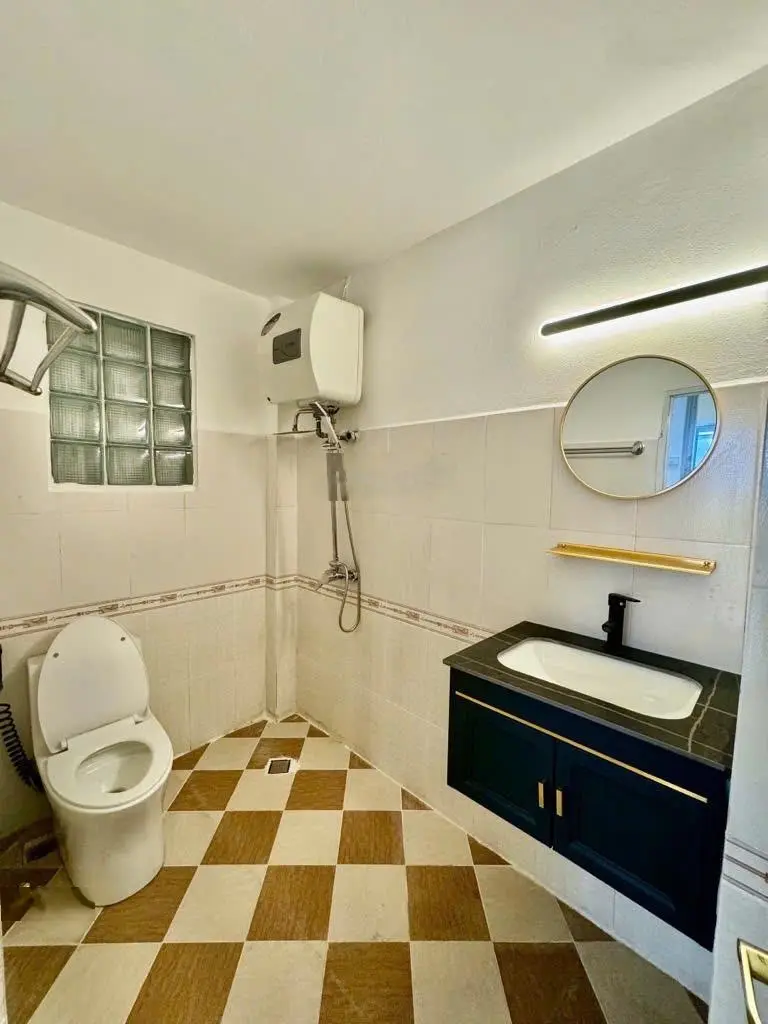 Nhà Đẹp - Hơn 5 tỷ - 5 Bước ra Hồ Tây - Nhà Đẹp - Ngõ Rộng