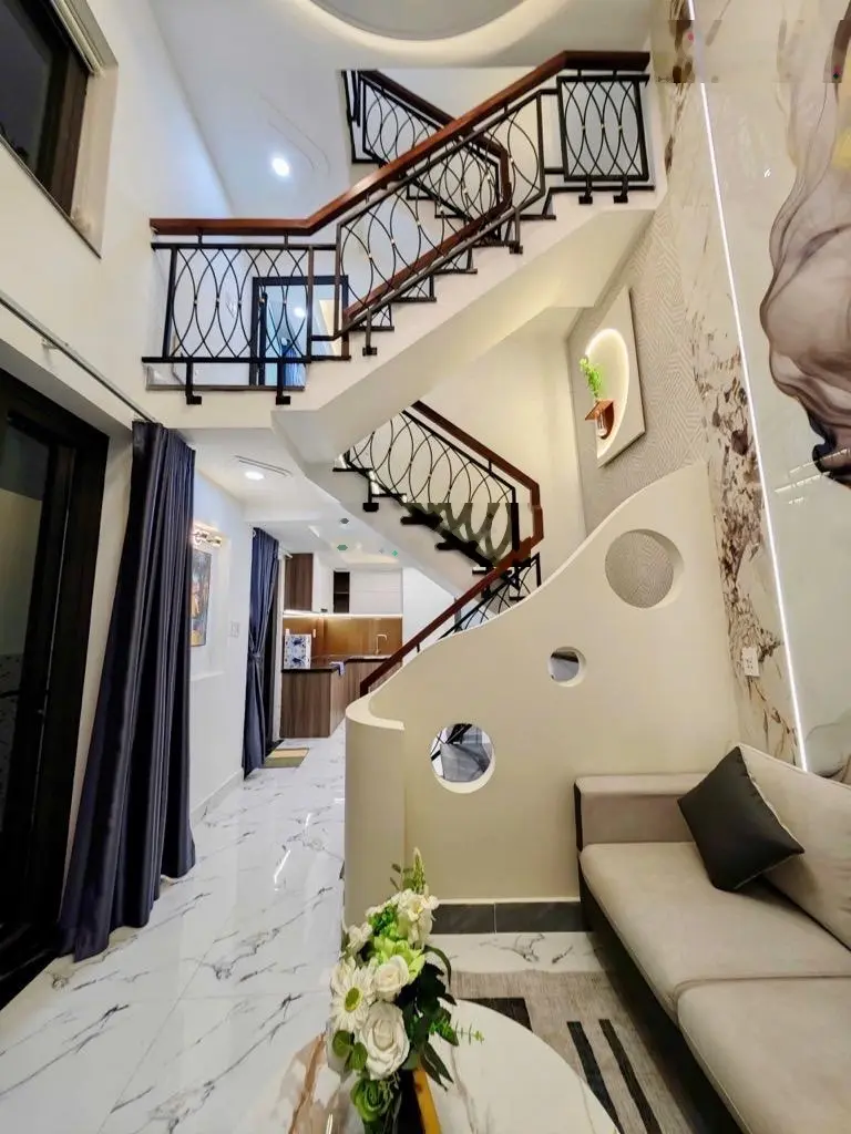 Bán nhà phố - khu dân trí cao - nhà mới dọn vào ở ngay