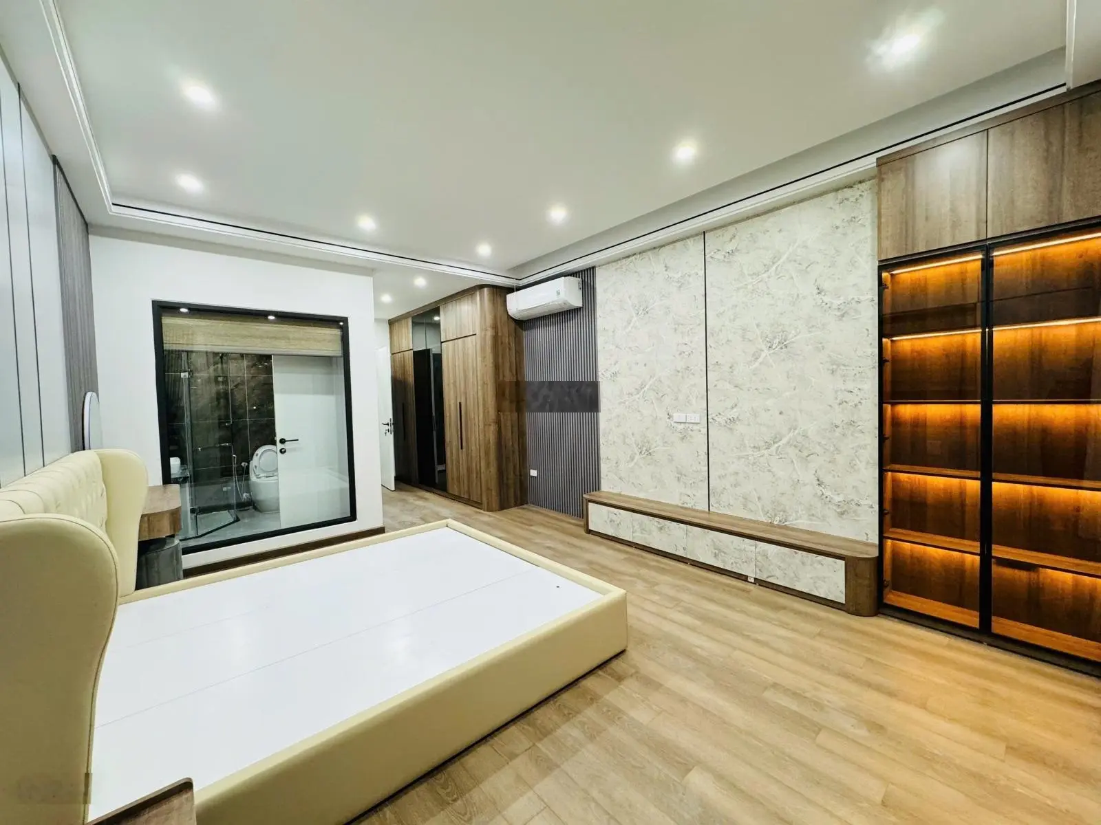 Bán nhà đẹp cầu thang máy fun nội thất ngọc thuỵ long biên hà nội 50m2