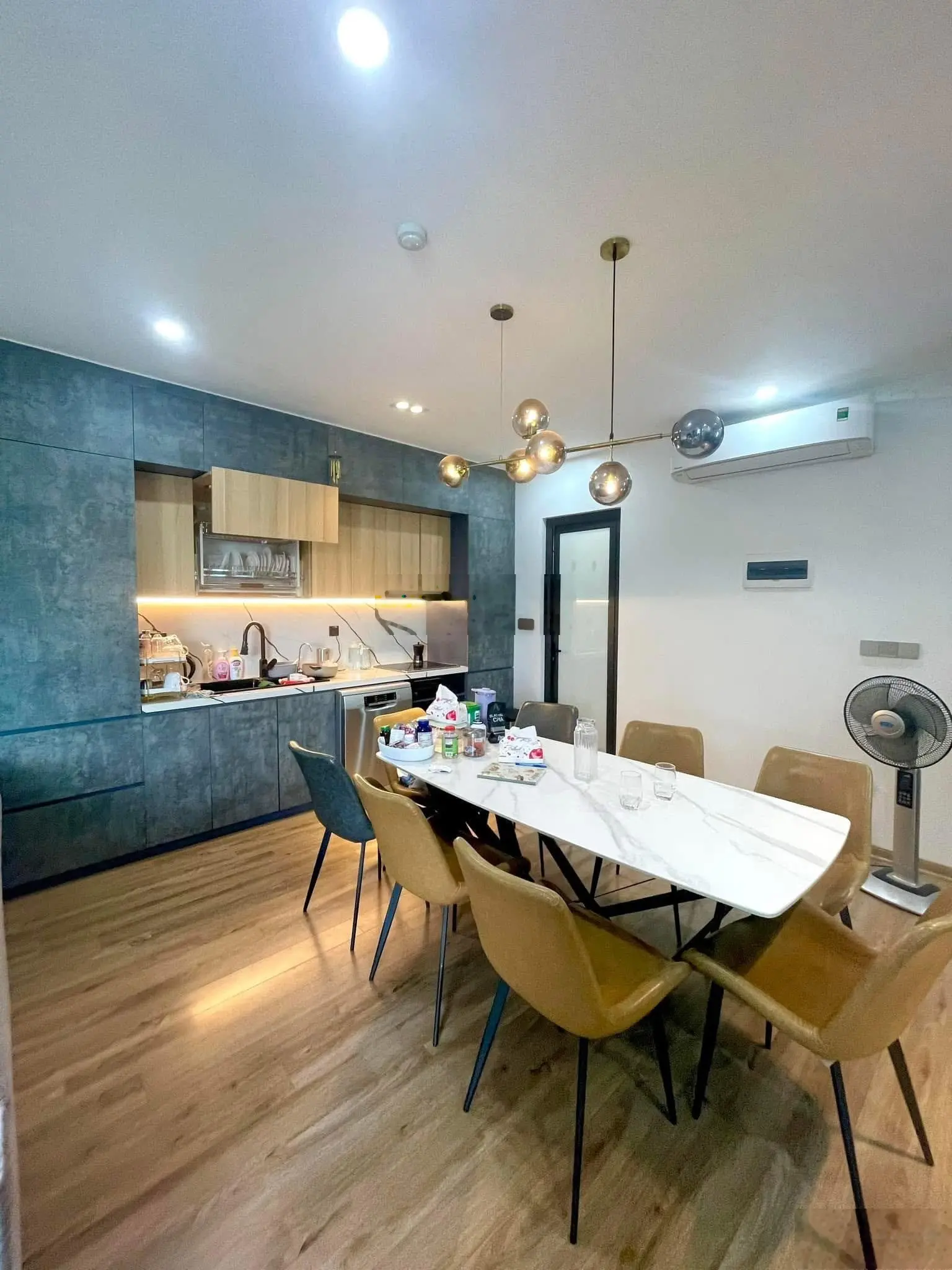 Mặt phố căn góc Đội Cấn 126m2/156m2 5 tầng mặt tiền 30m giá 42,5 tỷ