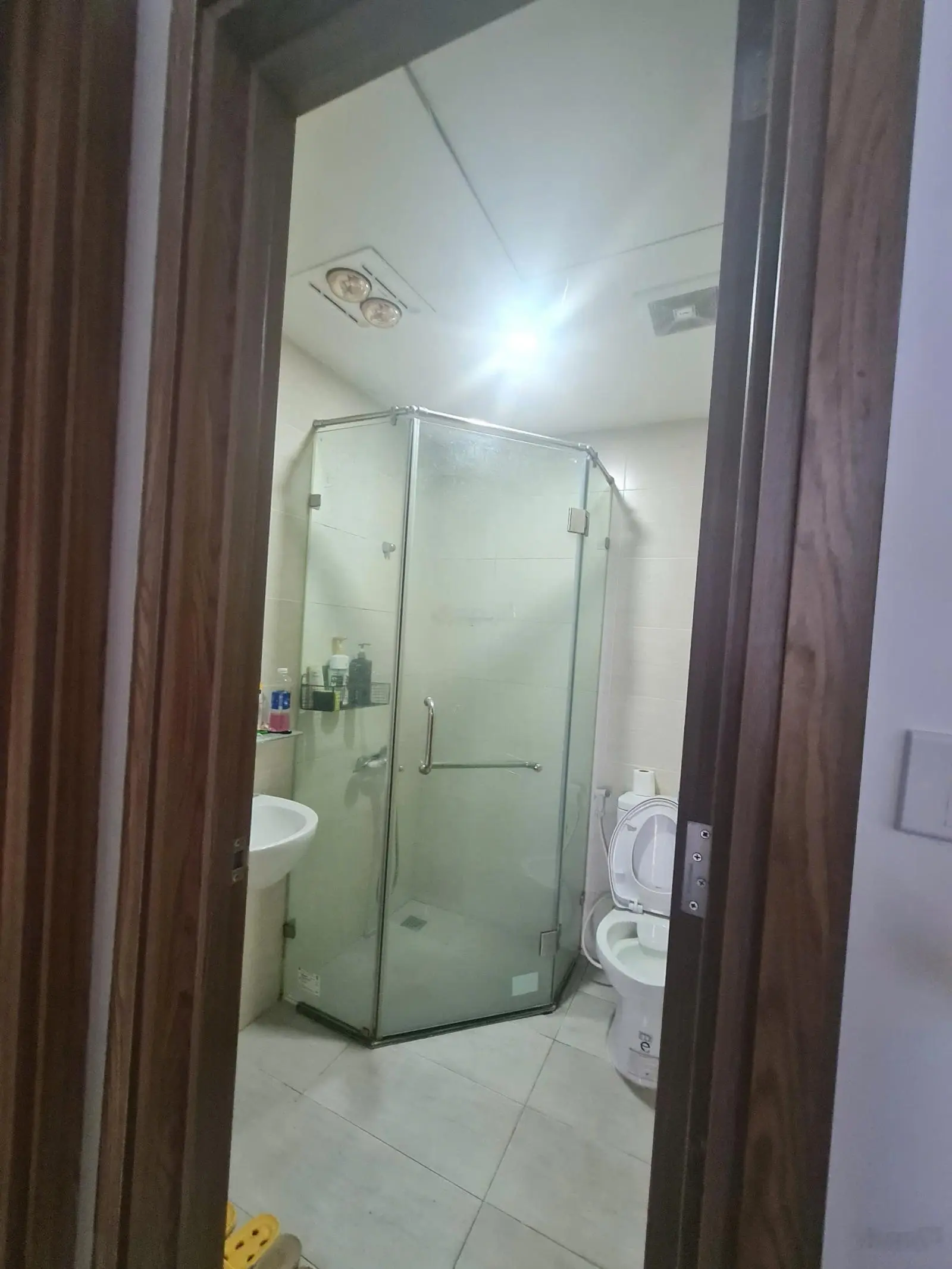 Cần bán căn hộ 2N 2WC 70m2 full nội thất giá 3,3 tỷ tại Hope Resideces
