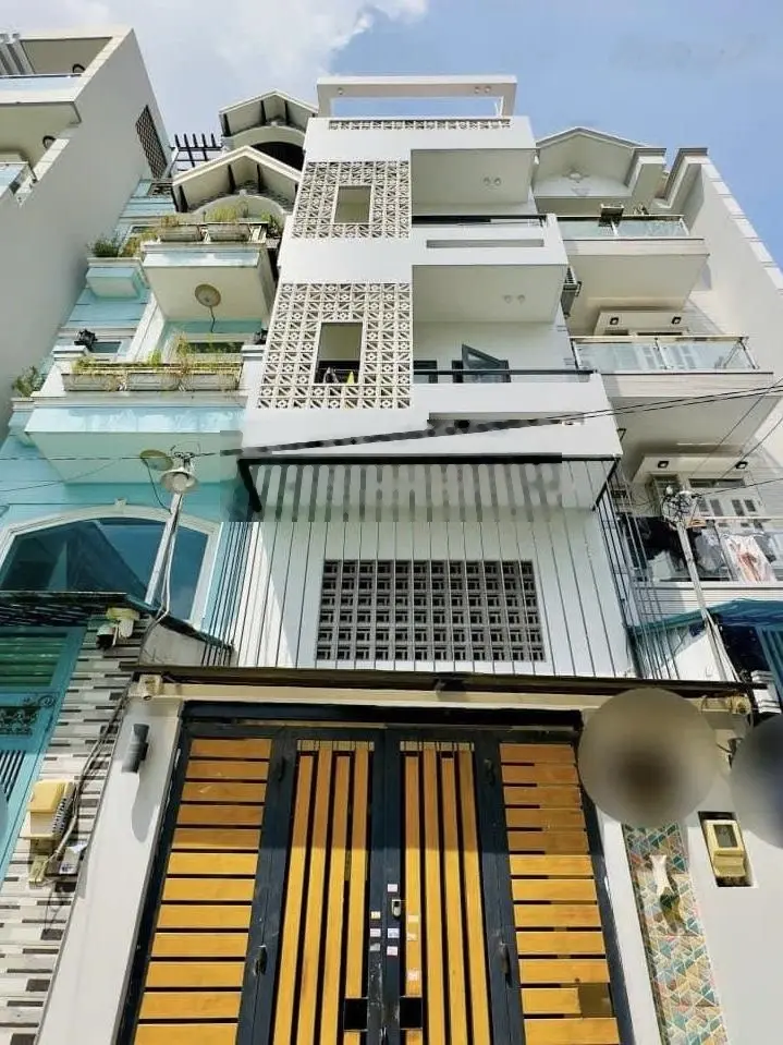 Bán nhà đang cho thuê 28tr ở Ung Văn Khiêm-Bình Thạnh. Gần Đại Học Hutech. Giá 3tỷ750/81m2