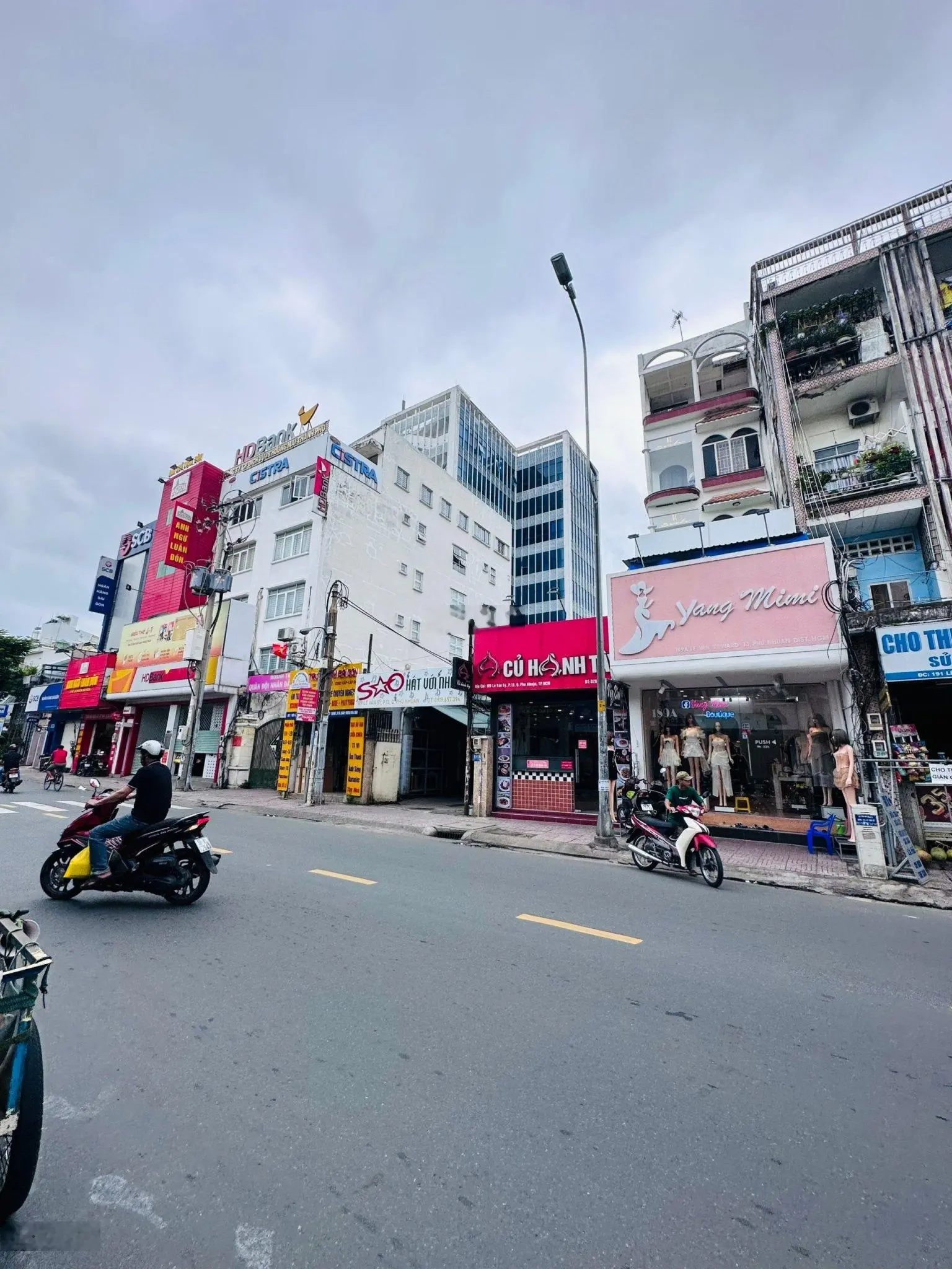 5 x 20m, bán nhà 3 tầng Mt Huỳnh Văn Bánh - p. 11 (nhà đang làm showroom - 26,5 tỷ TL)