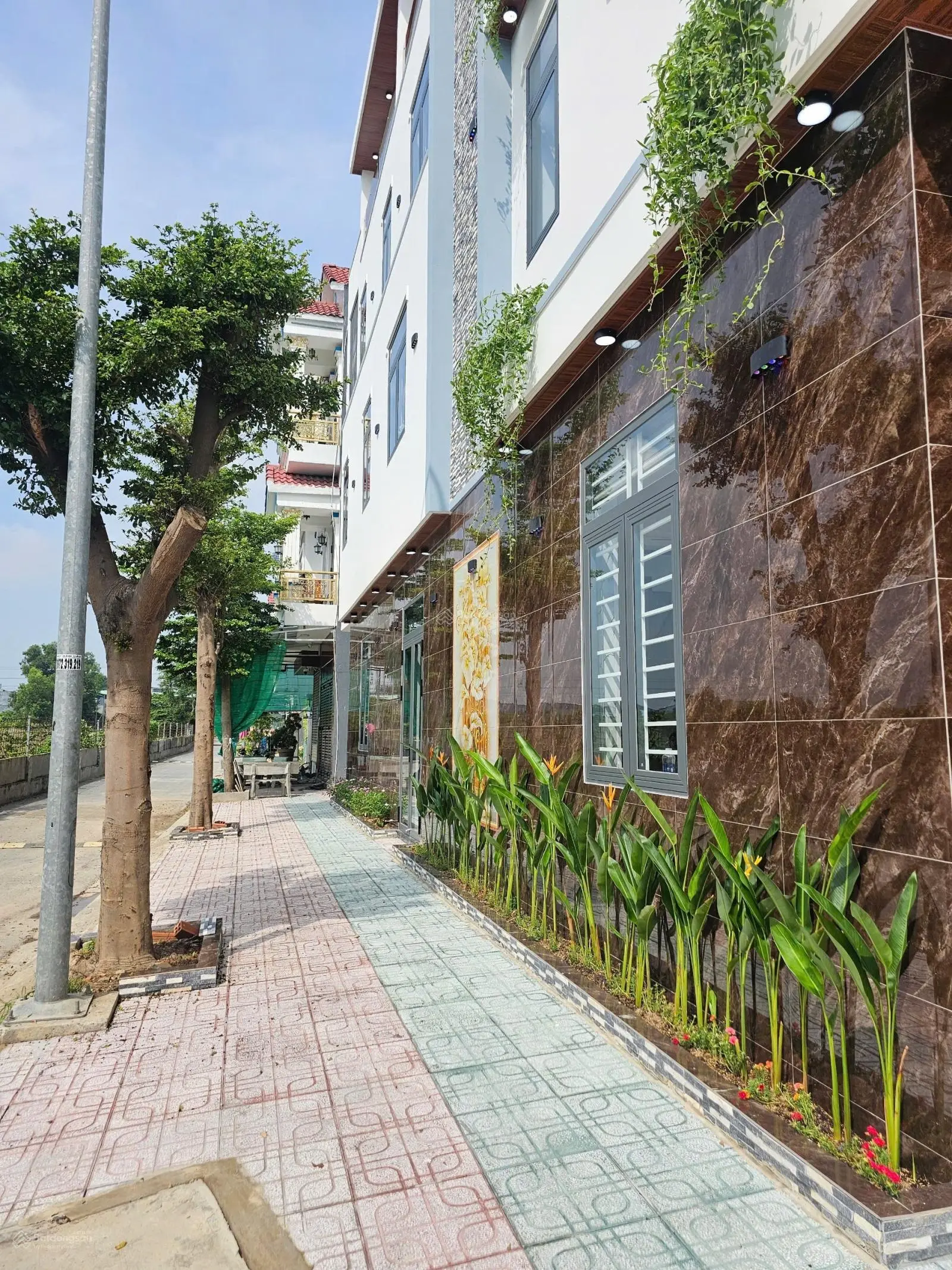 Căn Góc 2 Mặt Tiền: 6Tỷ800_92m2 Nhà 1 Trệt 2 Lầu Full Nội Thất KDC Phú Hồng Thịnh 8, TP.Thuận An