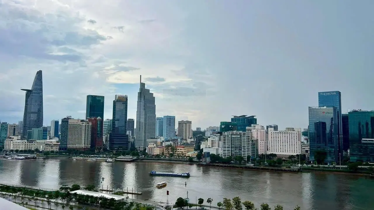 Chính chủ bán căn 2 phòng ngủ tầng cao trục A09 view sông, quận 1 vĩnh viễn không bị che chắn