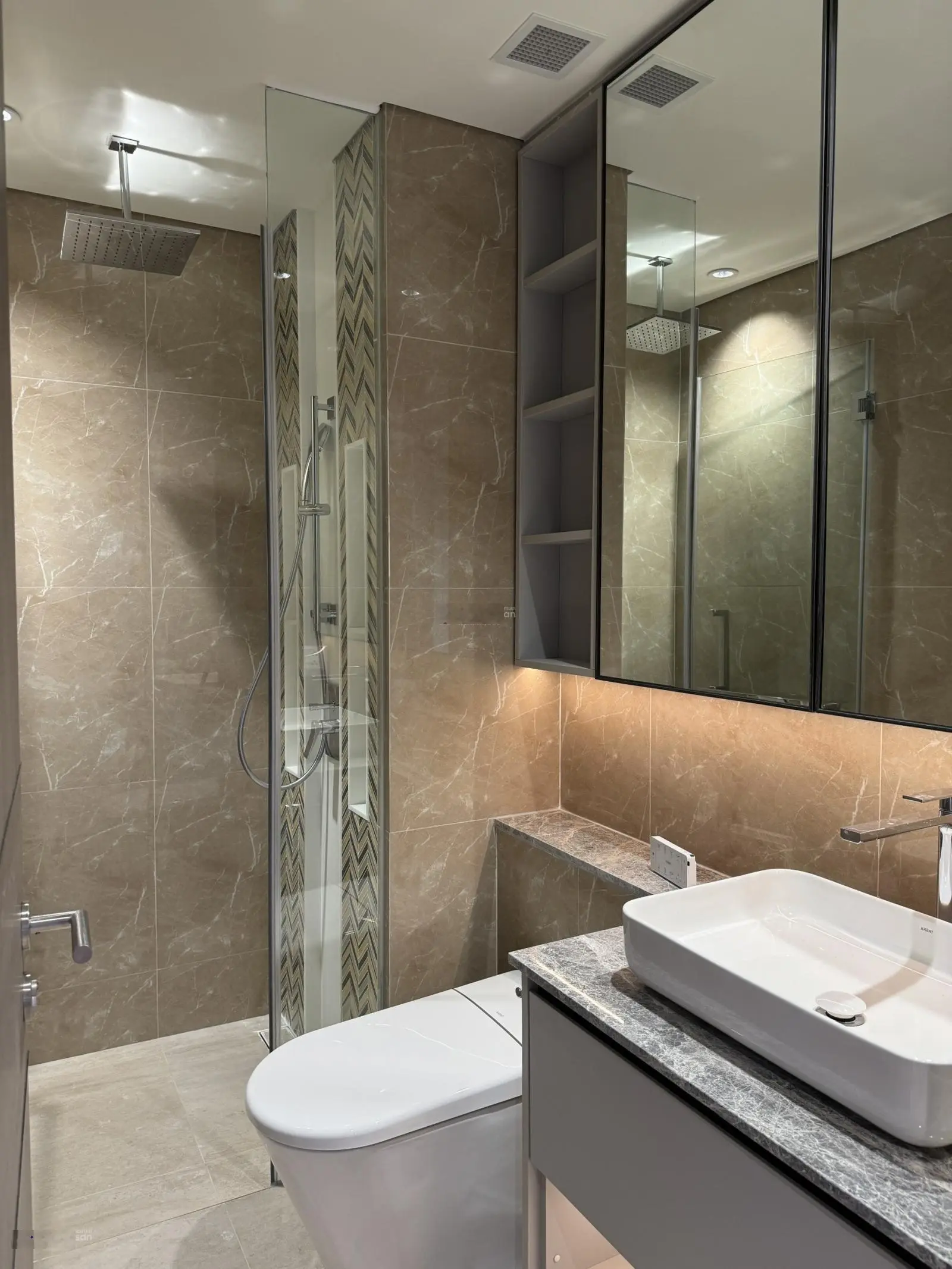 Bán gấp căn hộ chung cư 75m2 tại the opera residence, giá 18,5 tỷ vnd