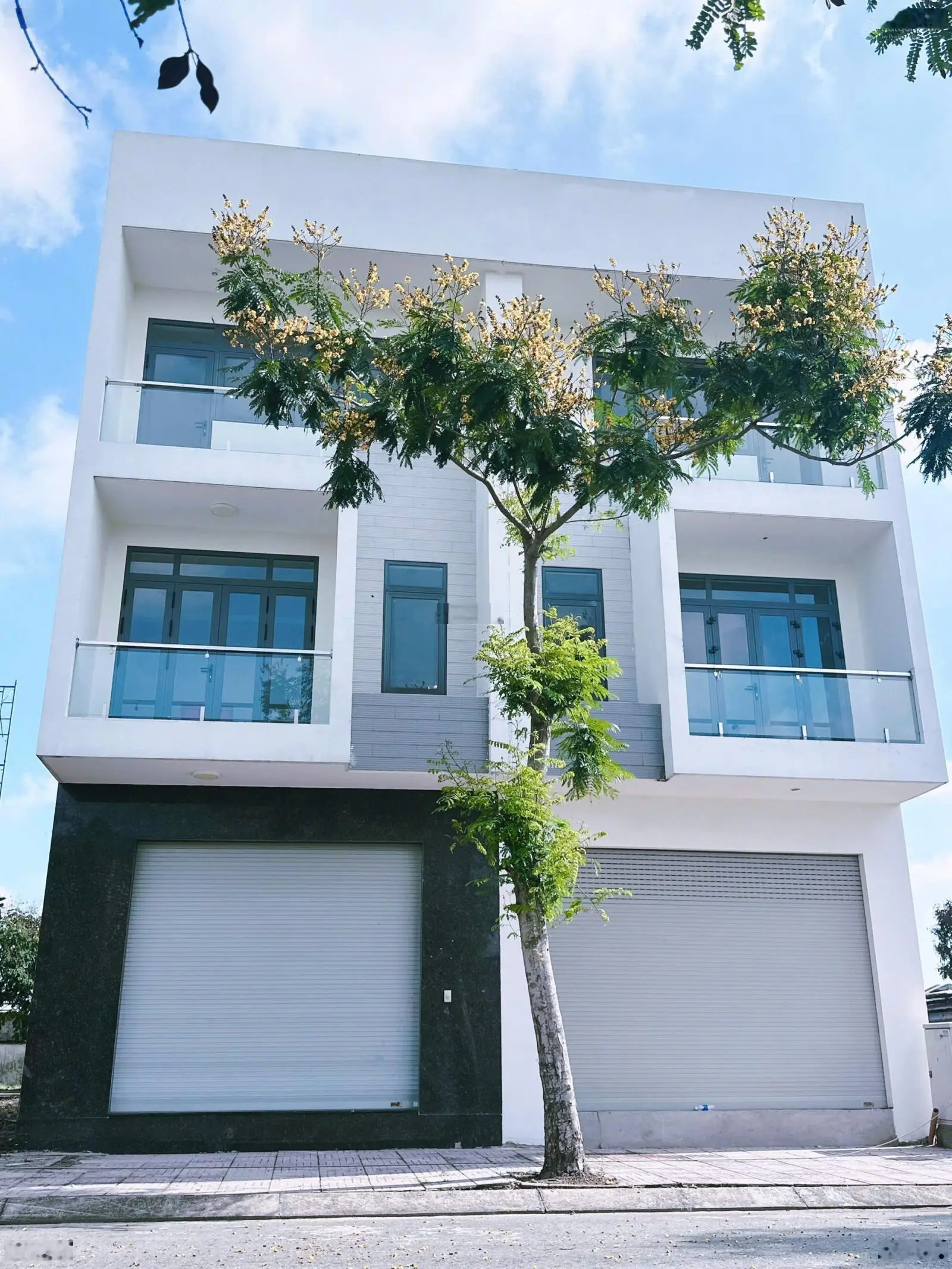 Nhà mới Thuận An ngay bệnh viện Colombia chỉ 1 tỷ 890, sổ hồng riêng , nội thất cơ bản vào ở ngay