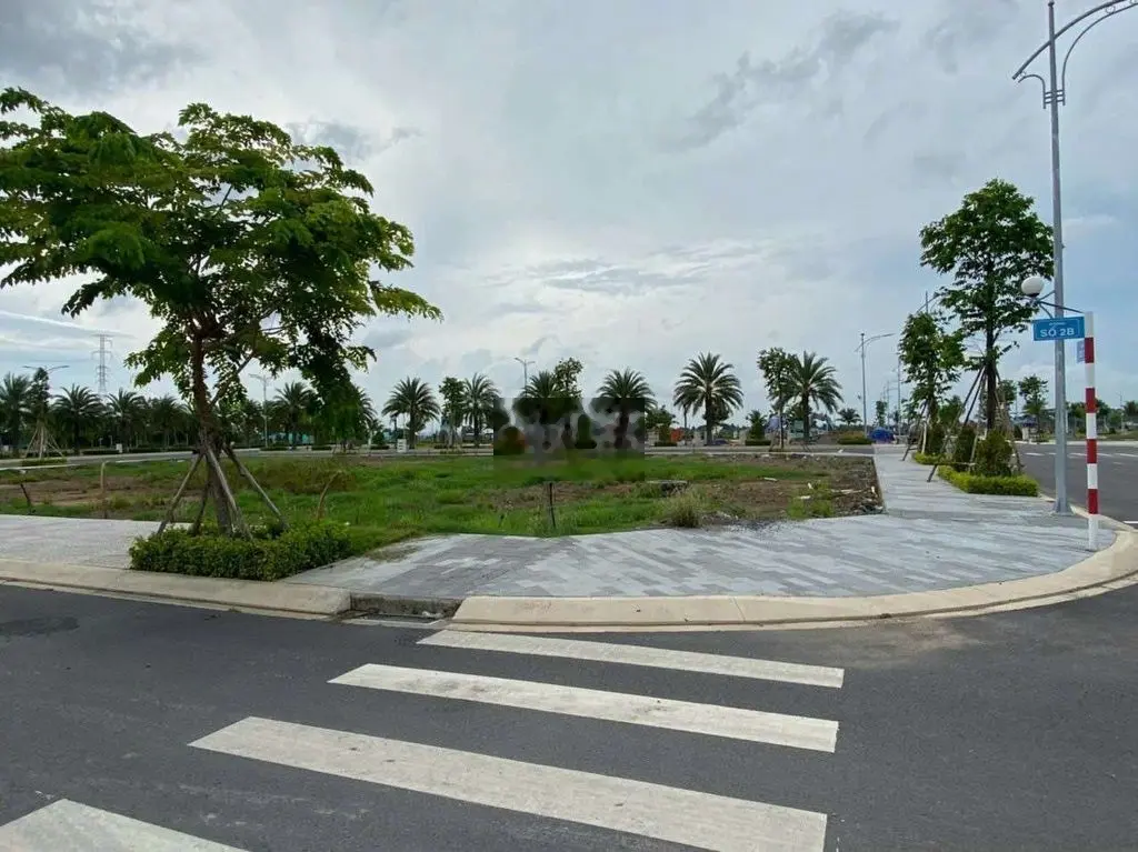 NGỘP BANK BÁN ĐẤT HOÀNG PHAN THÁI. BC. DT 80M2. SHR