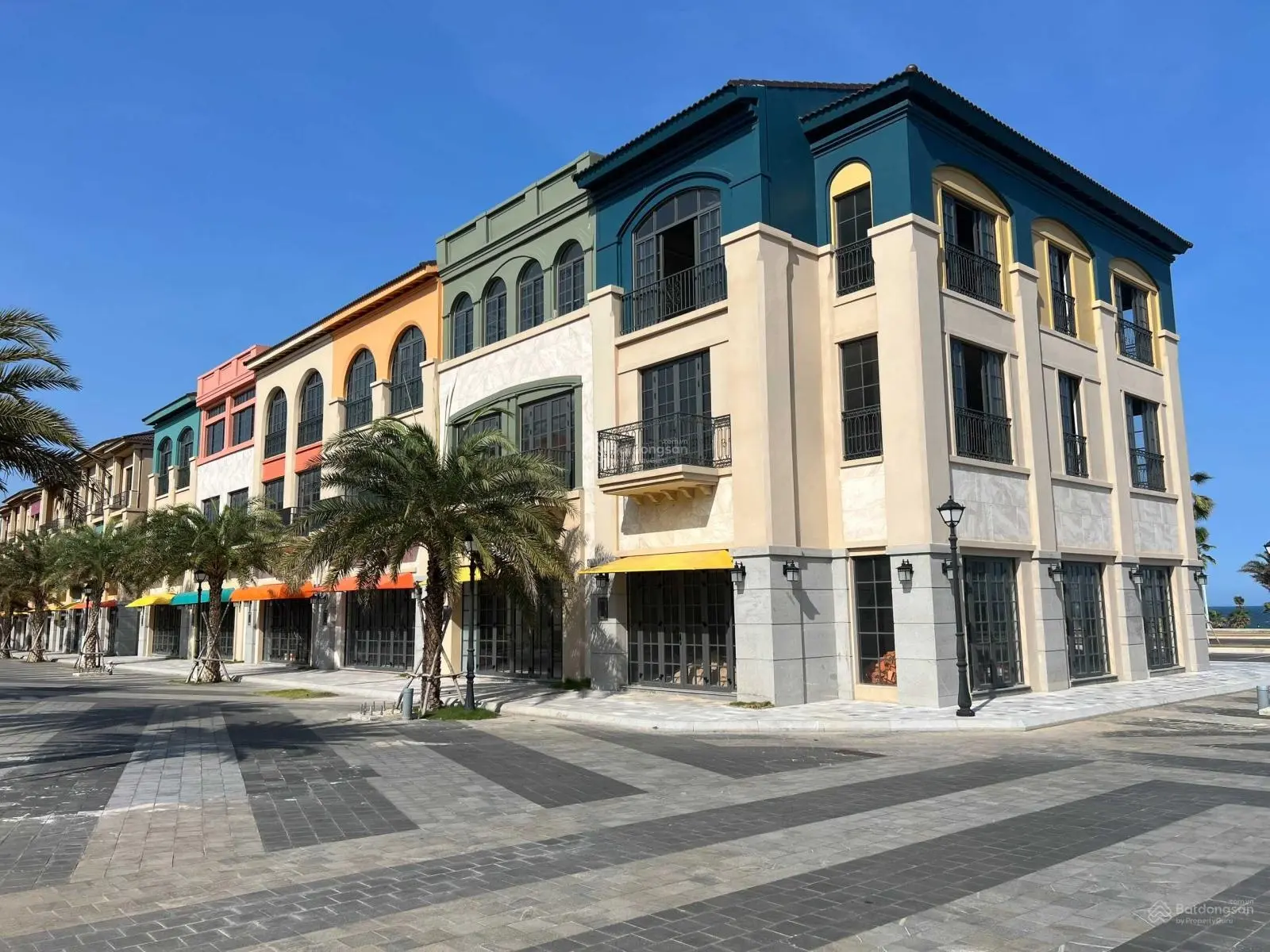 Ngộp quá cần bán gấp shophouse (mặt tiền biển và mặt tiền phố đi bộ) tại NovaWorld Phan Thiết 5tỷ1