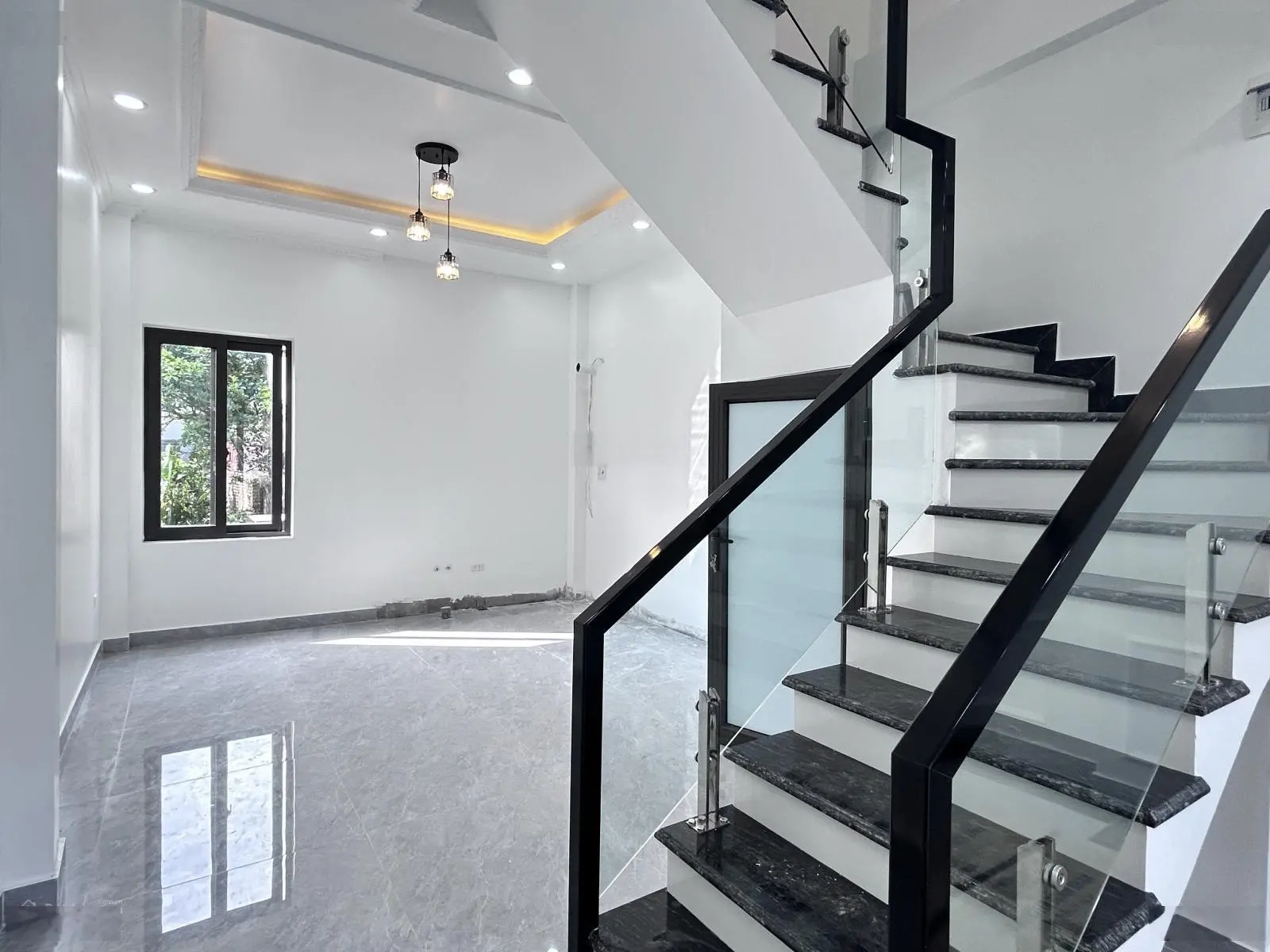 Nhà khu vực Phủ Thượng Đoạn, xây mới độc lập, sân cổng riêng.