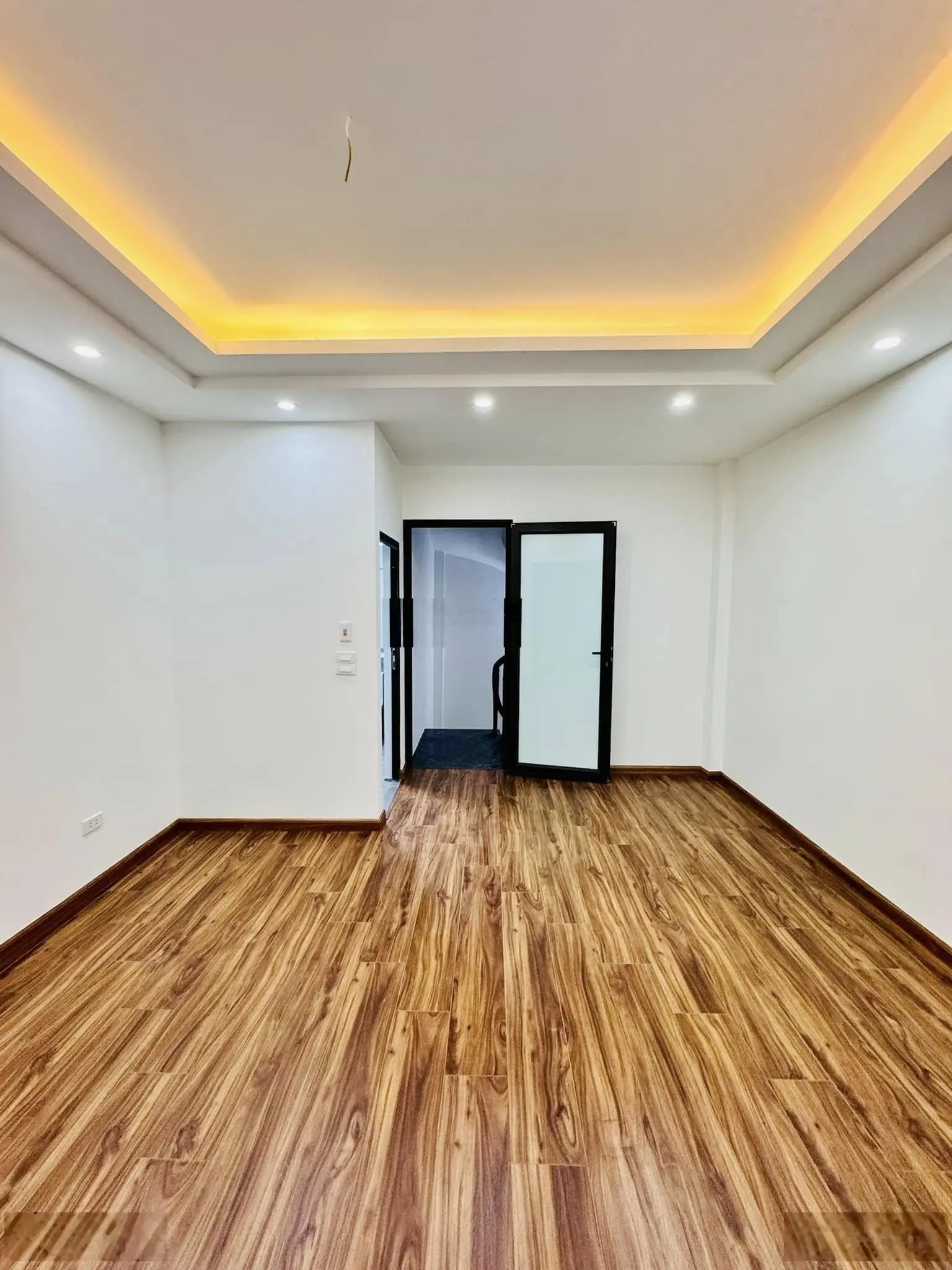 Bán nhà riêng tại Đại La, 5,8 tỷ, 30m2, 3PN, 4WC, Cách đường chính 100m, ngõ thông