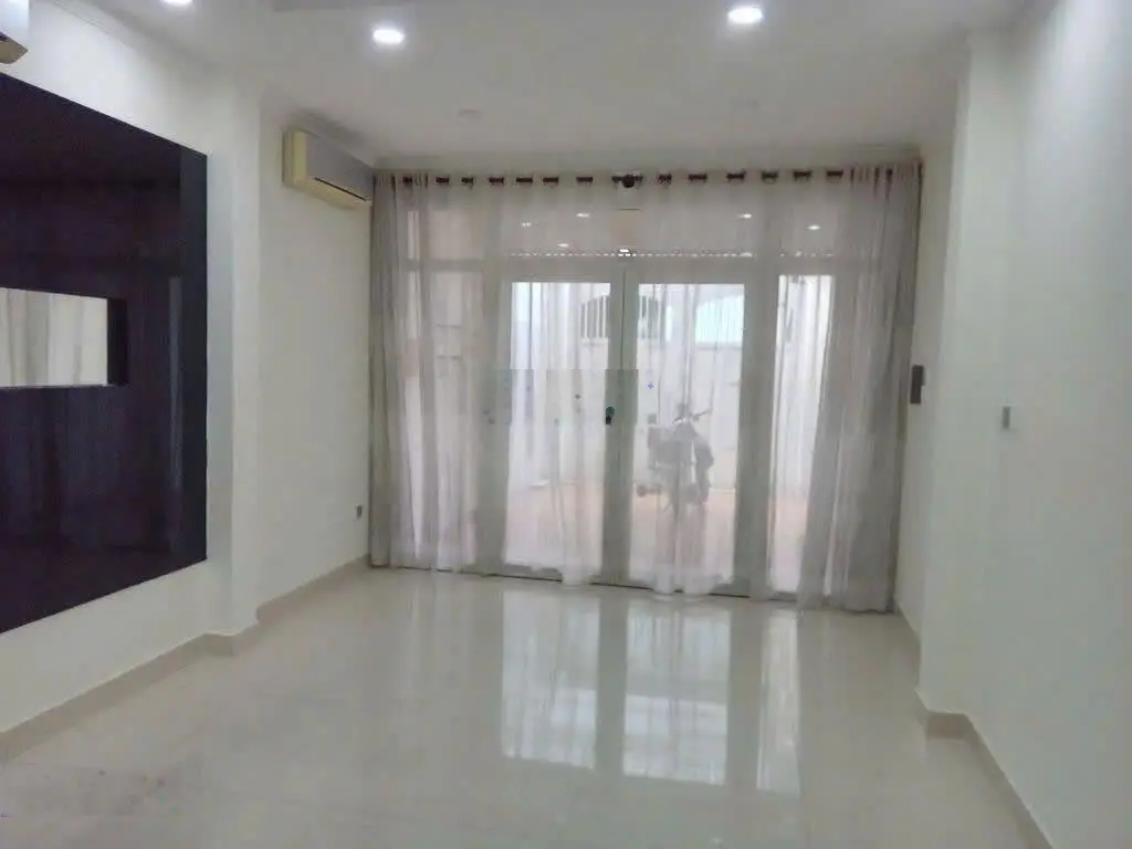 Nhà ngợp cần bán ngay MT Nguyễn Oanh DT 60m2 GIÁ 3 tỉ 920 nhà hẻm oto đang cho thuê mặt bằng 9tr5